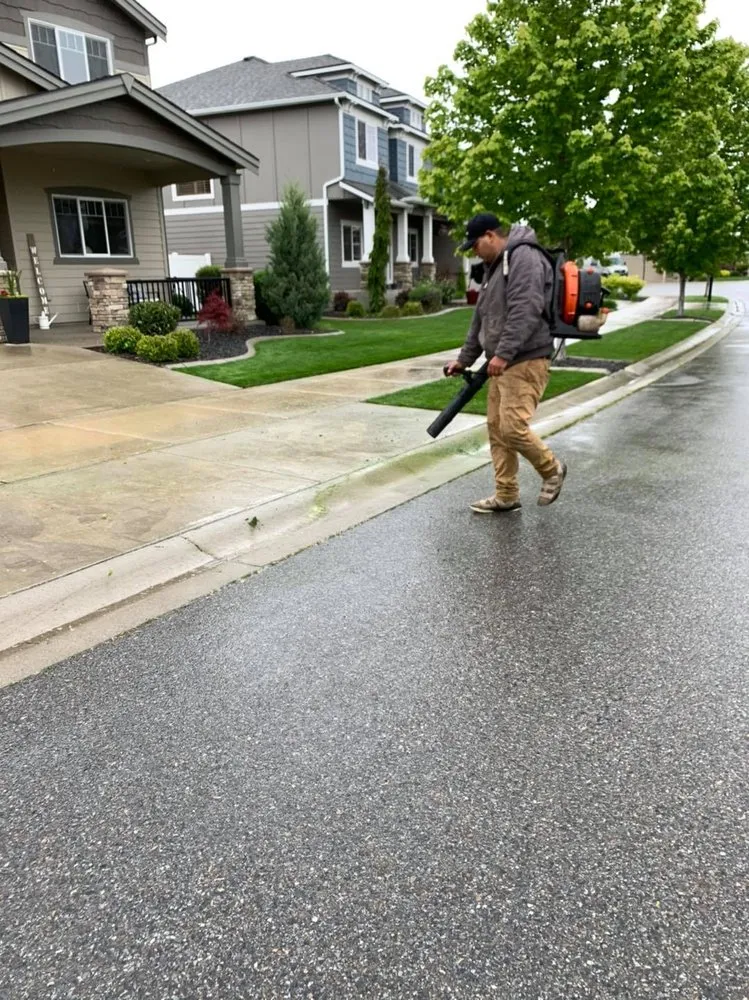 Expert yard maintenance experts serving Spokane, WA - Spokane's Finest Lawns