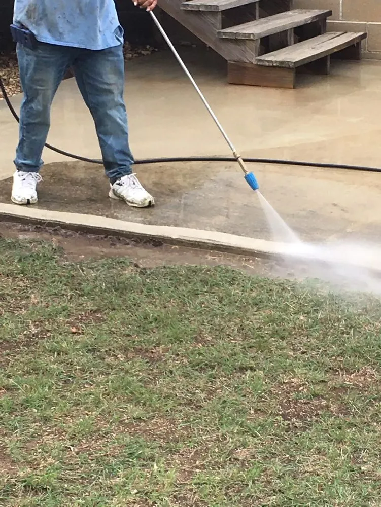 Trusted yard cleanup service for year-round maintenance in San Antonio, TX by Spoolin 210 Services