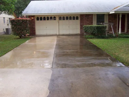 Trusted yard maintenance experts serving Canton, IL - Spoon River Pressure Washing