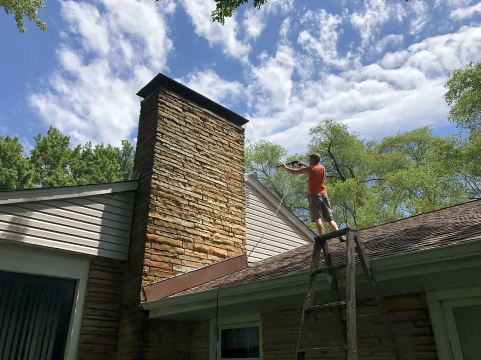 Top-rated lawn care service in Canton, IL - Spoon River Pressure Washing