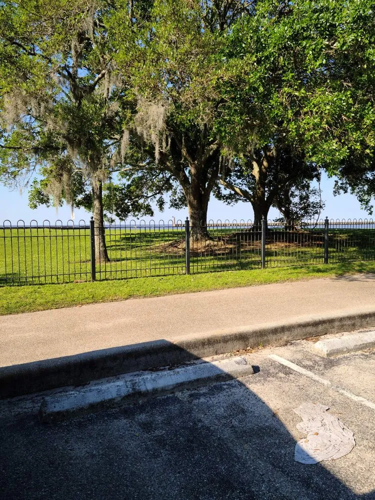 Custom residential landscaping in Madisonville, LA - Sportsman’s Paradise Lawn Care