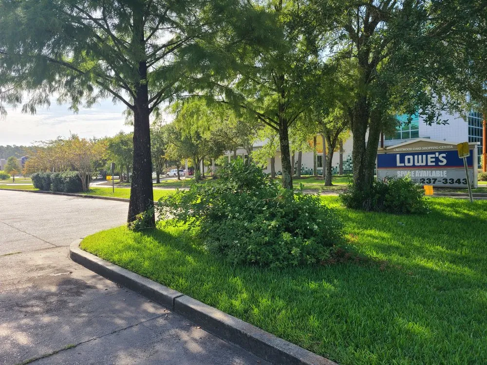 Affordable outdoor landscaping in Madisonville, LA by Sportsman’s Paradise Lawn Care