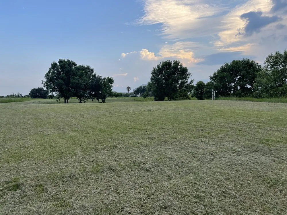 Reliable garden landscaping in Madisonville, LA by Sportsman’s Paradise Lawn Care
