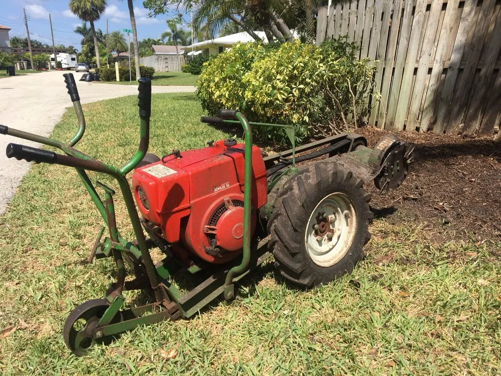 Top-rated yard maintenance experts serving Deerfield Beach, FL - Spot Pond Tree Service