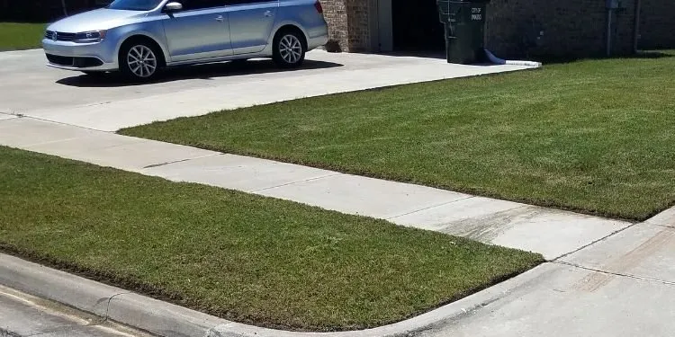 Expert outdoor landscaping in Collinsville, OK by Sprague's Kik'n Grass