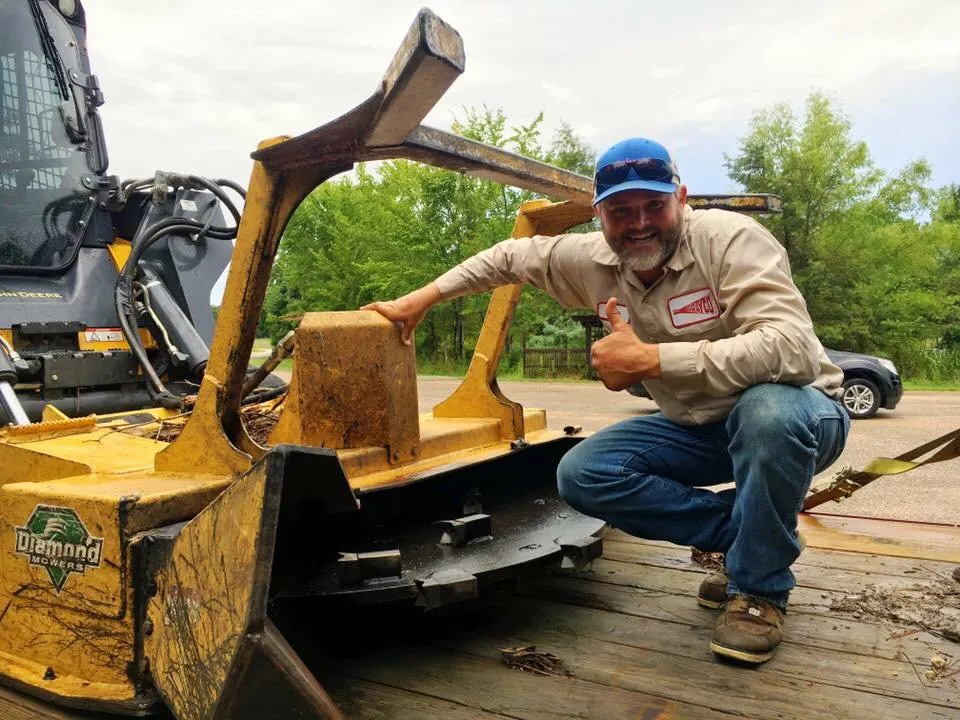 Professional lawn mowing service experts serving Houston, TX - Sprayco-Commercial Weed Control