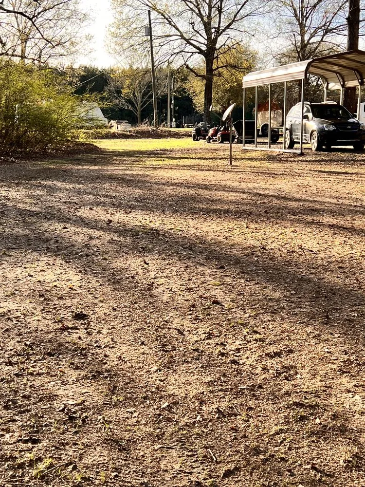 Reliable yard maintenance in Texarkana, TX by Spriggs Lawn Care