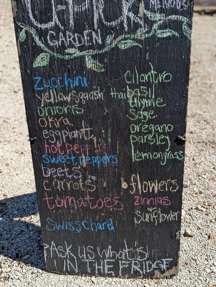 Custom garden landscaping experts serving Sugar Grove, IL - Spring Bluff Nursery