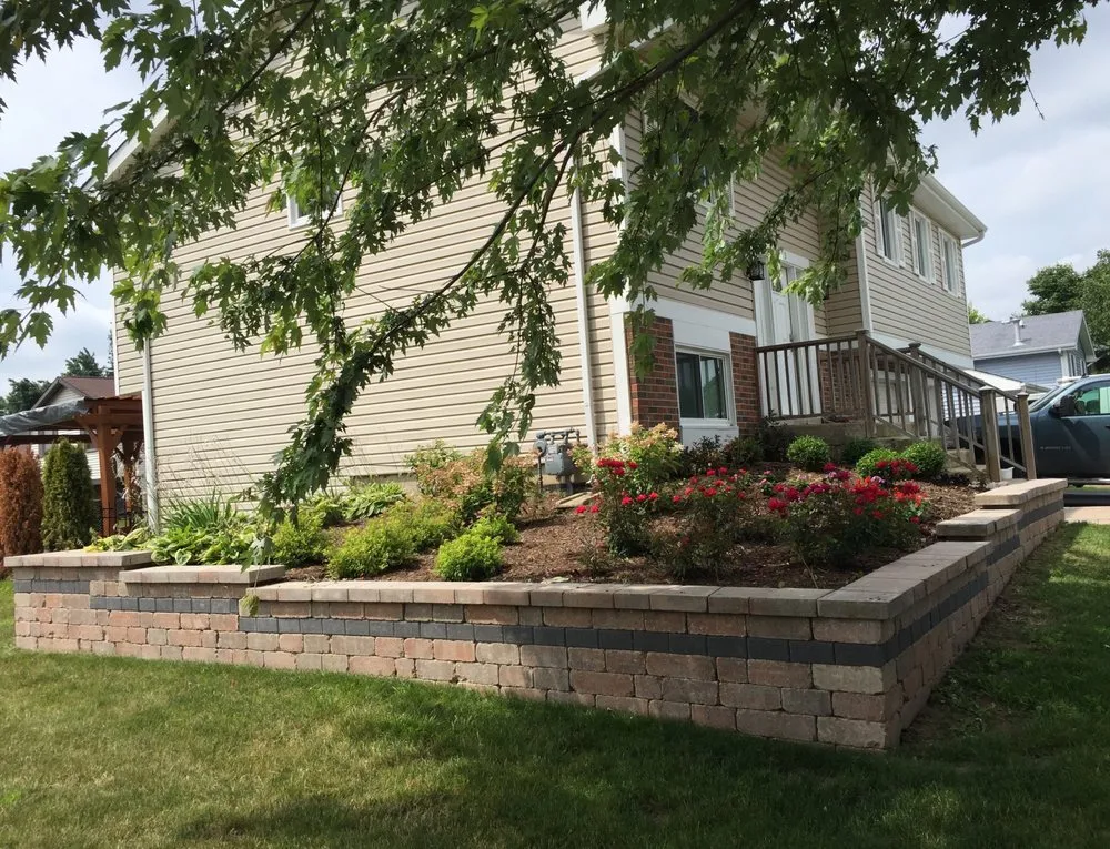 Professional yard maintenance in Glen Ellyn, IL - Spring Creek Landscape