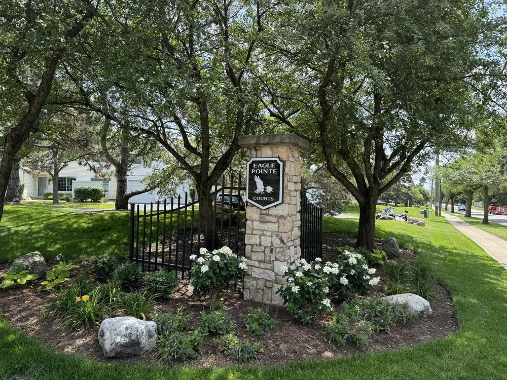 Local yard cleanup service experts serving Glen Ellyn, IL - Spring Creek Landscape