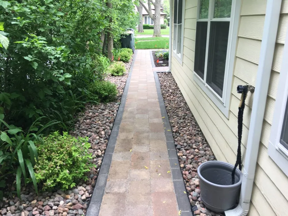 Reliable yard maintenance experts serving Glen Ellyn, IL - Spring Creek Landscape