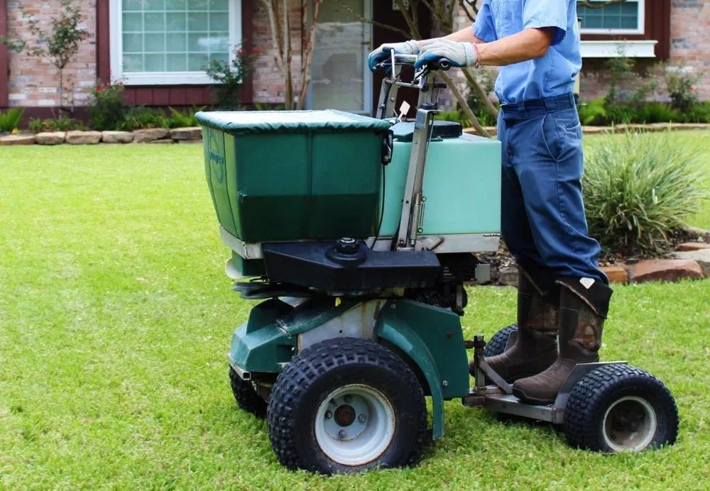 Affordable lawn mowing service experts serving Spring, TX - Spring-Green Lawn Care