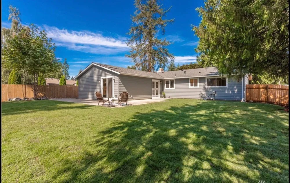 Custom outdoor landscaping in Auburn, WA - Spring Landscape