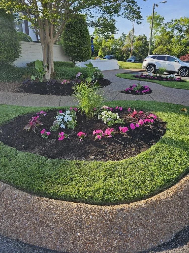 Custom lawn mowing service experts serving Nashville, TN - Spring Landscaping