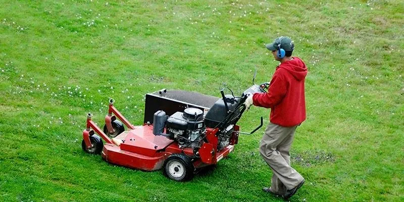 Trusted yard cleanup service for year-round maintenance across Swartz Creek, MI - Spring Lawn Care