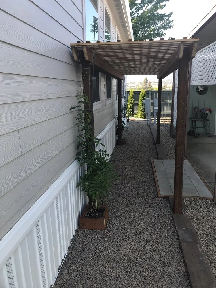 Reliable garden landscaping with custom design in Central Point, OR by Springfall Landscape & Maintenance