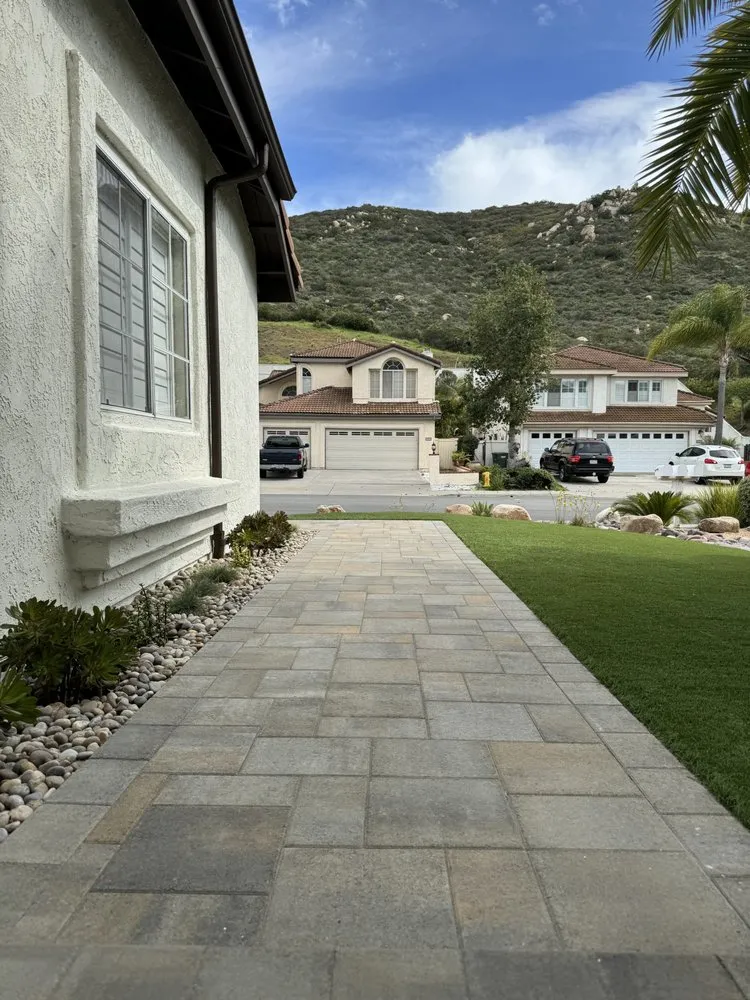Professional lawn care service experts serving San Diego, CA - SpringView Landscape