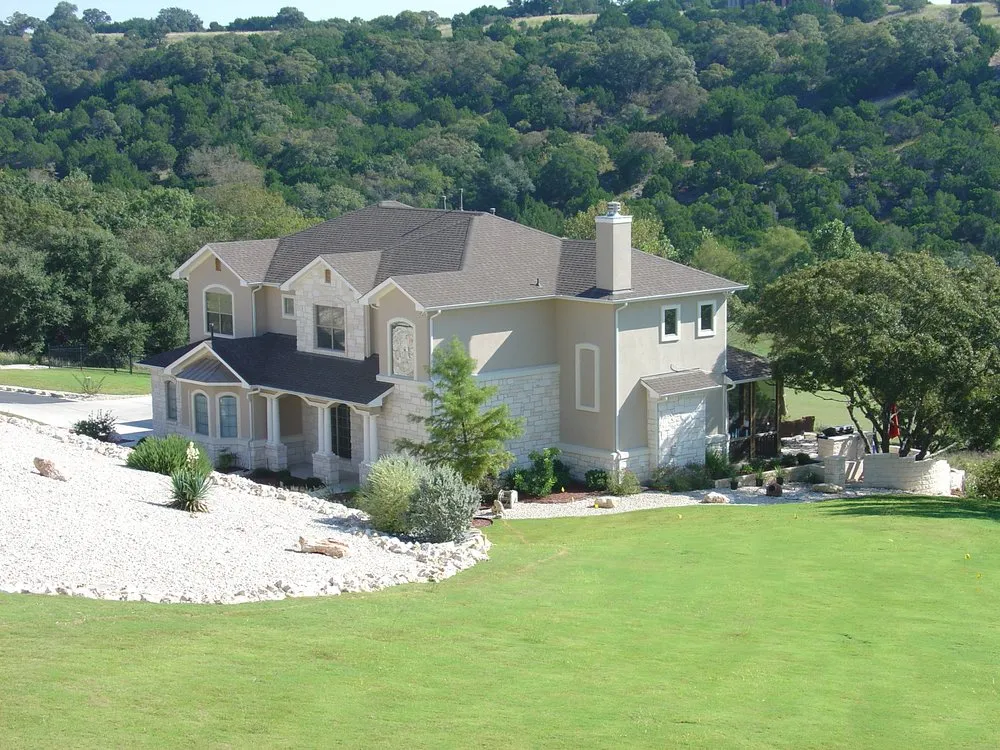 Reliable garden landscaping for year-round maintenance across Georgetown, TX - Sprinklers Grass & Landscapes