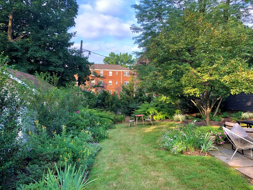 Reliable yard cleanup service experts serving Teaneck, NJ - Sprout Farms & Gardens