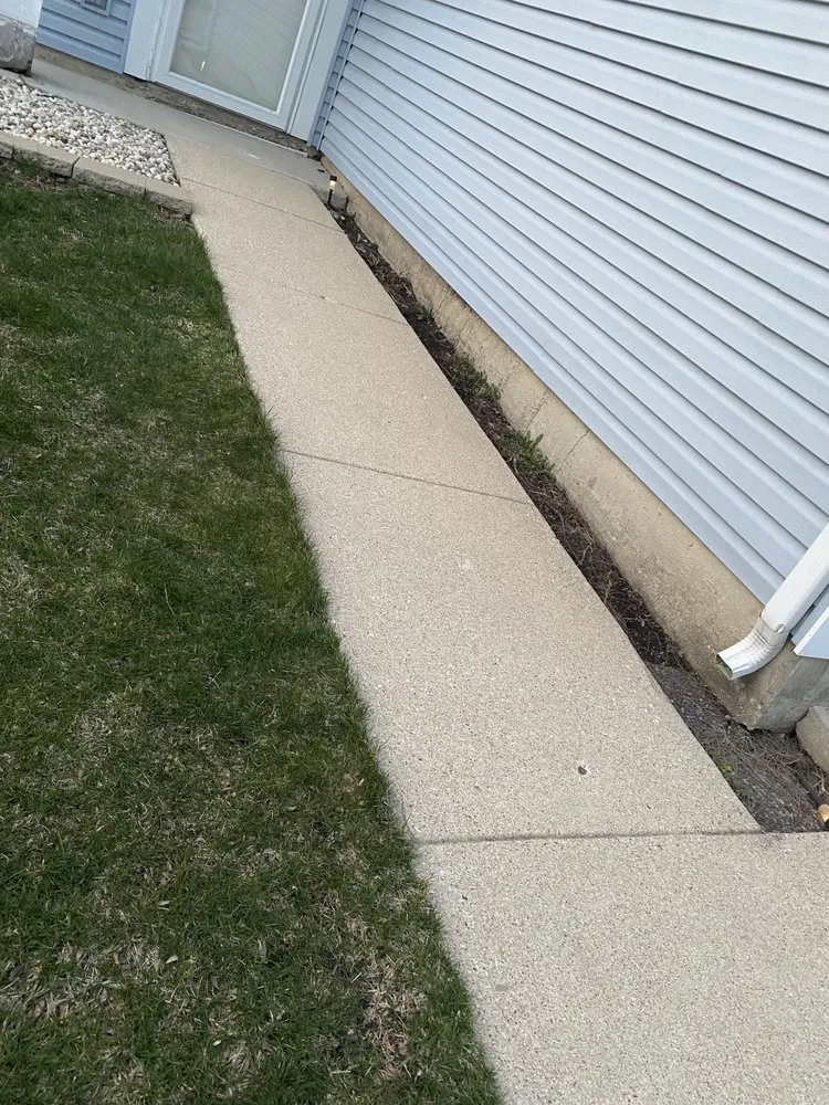 Expert landscaping services with custom design in Glendale Heights, IL by SP’s Landscaping and Pressure Washing