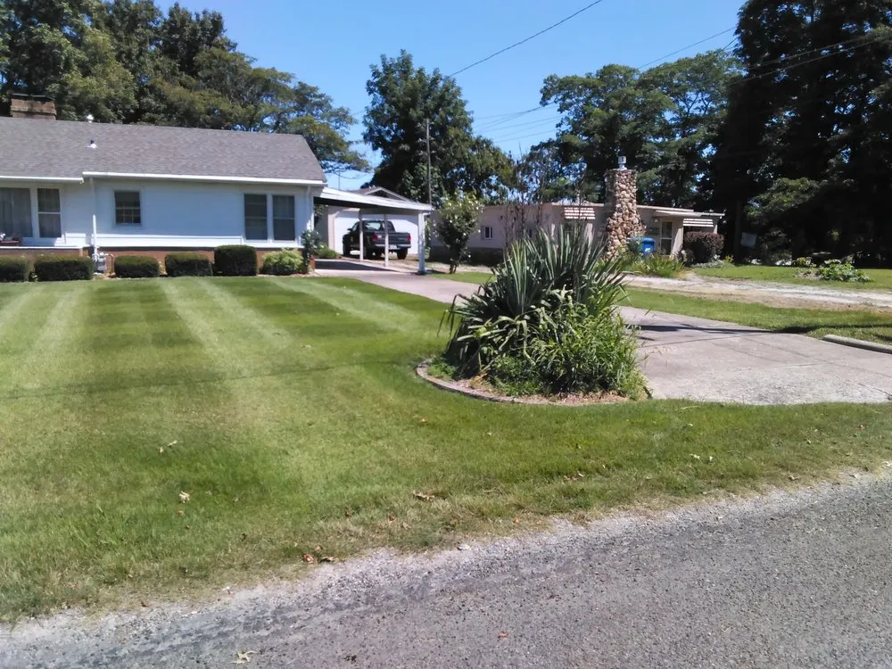 Local yard maintenance experts serving Bunker Hill, IL - Spurgeon Lawn Care Service