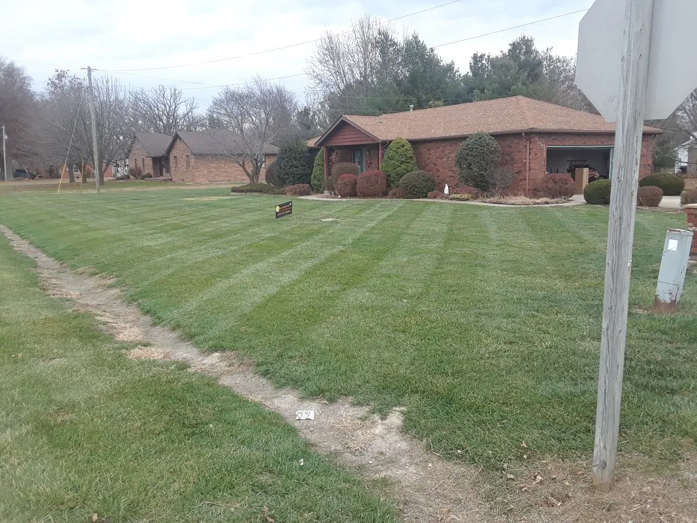 Affordable yard maintenance experts serving Bunker Hill, IL - Spurgeon Lawn Care Service