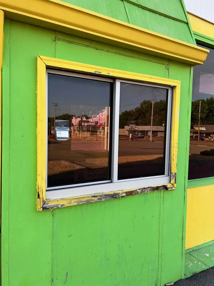 Professional yard cleanup service for beautiful yards across Paris, TN - Square One Maintenance