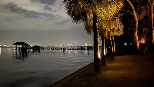 Square Root Garden Design Logo