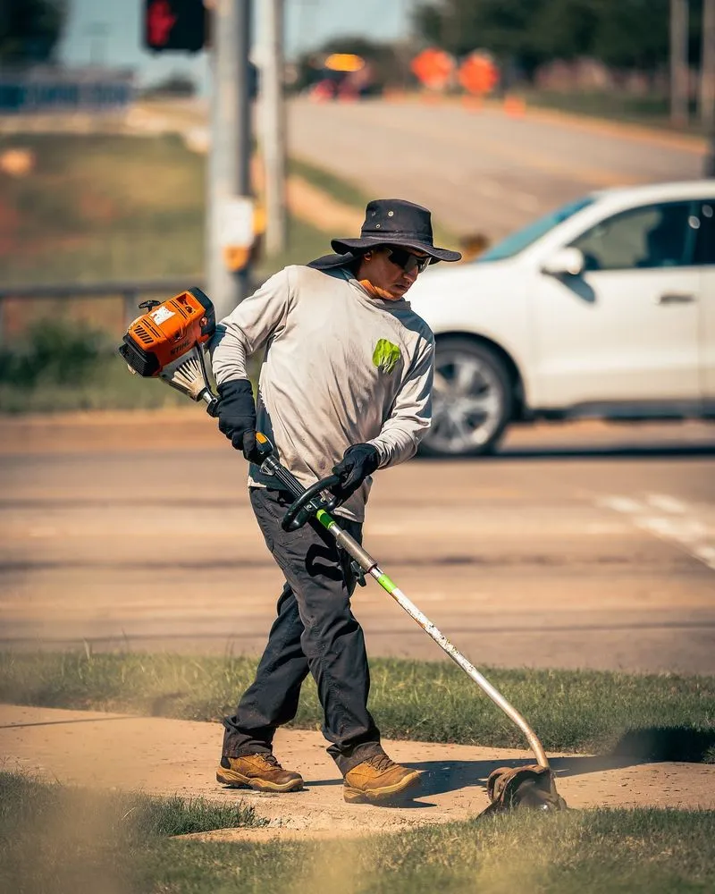 Local garden landscaping experts serving Edmond, OK - Squared Away Lawns
