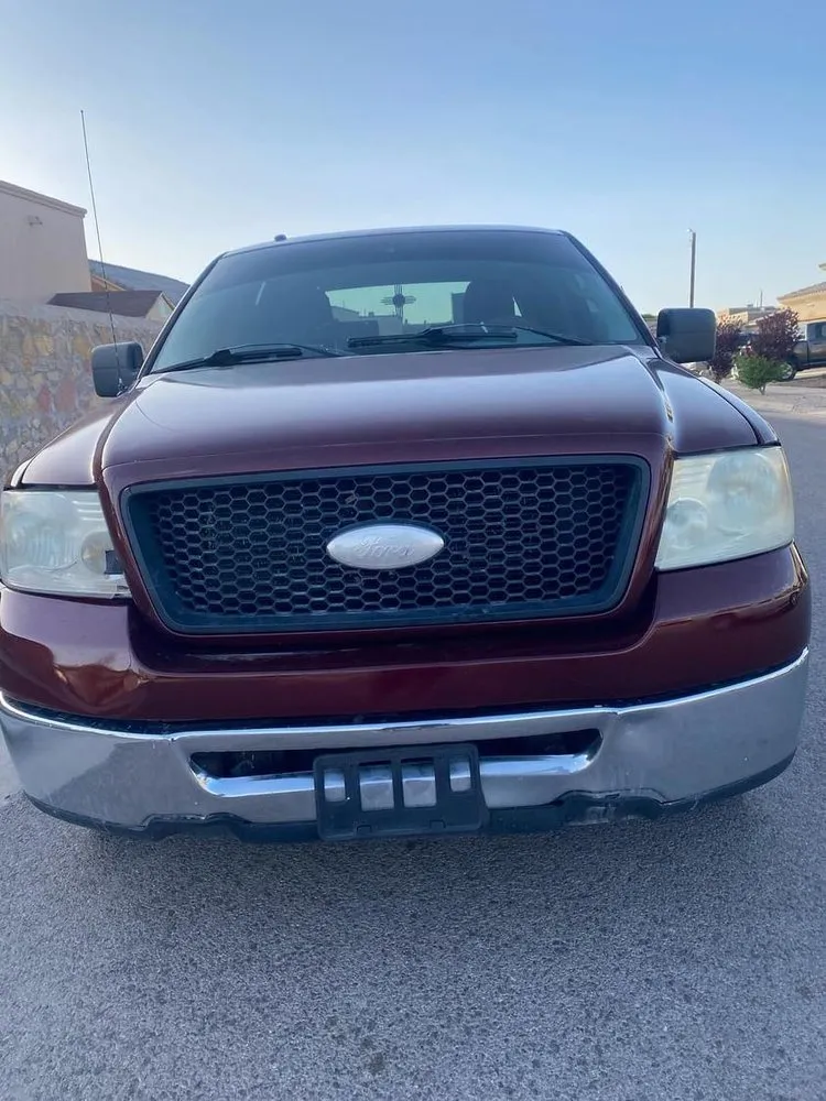 Local lawn mowing service with custom design in El Paso, TX by Squeaky Clean