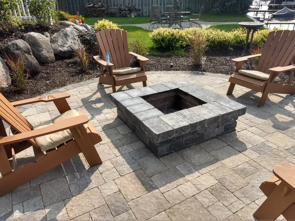 Trusted outdoor landscaping experts serving Commerce Charter Township, MI - Squeals Landscaping