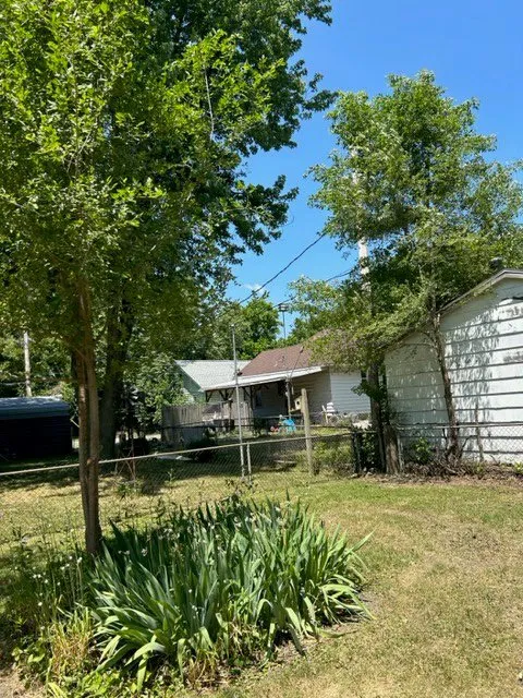 Local residential landscaping for residential properties across Springfield, IL - Squirrel's LawnCare