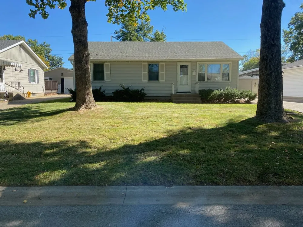 Top-rated yard cleanup service for year-round maintenance across Springfield, IL - Squirrel's LawnCare