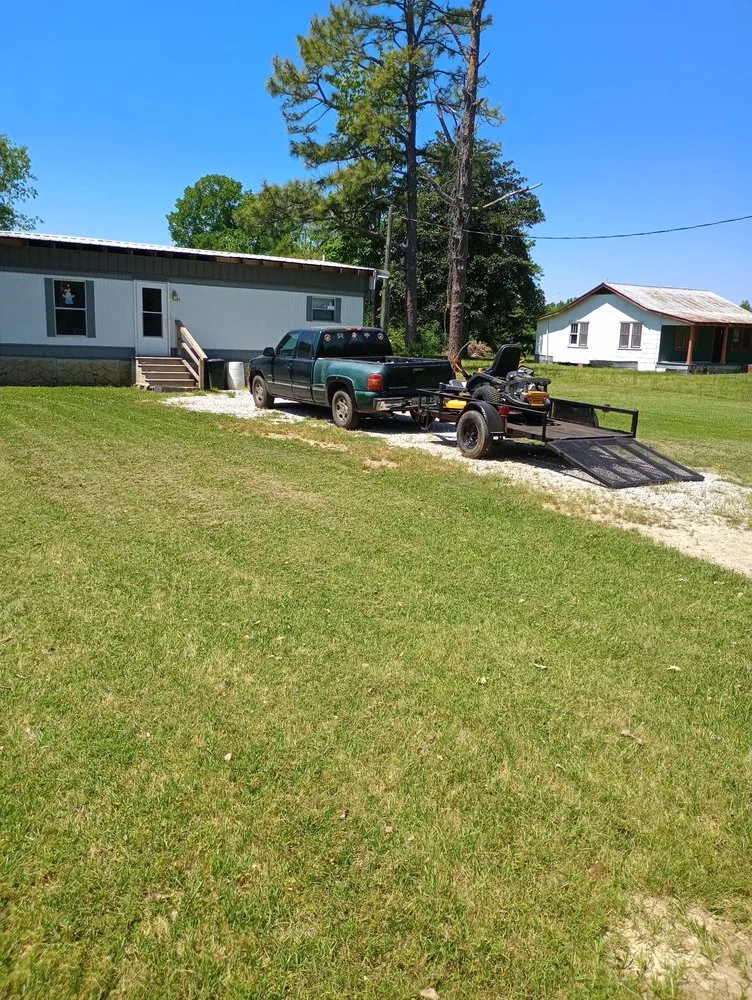 Local residential landscaping for beautiful yards in Marksville, LA by Squirrel's Leaf N Lawn Service