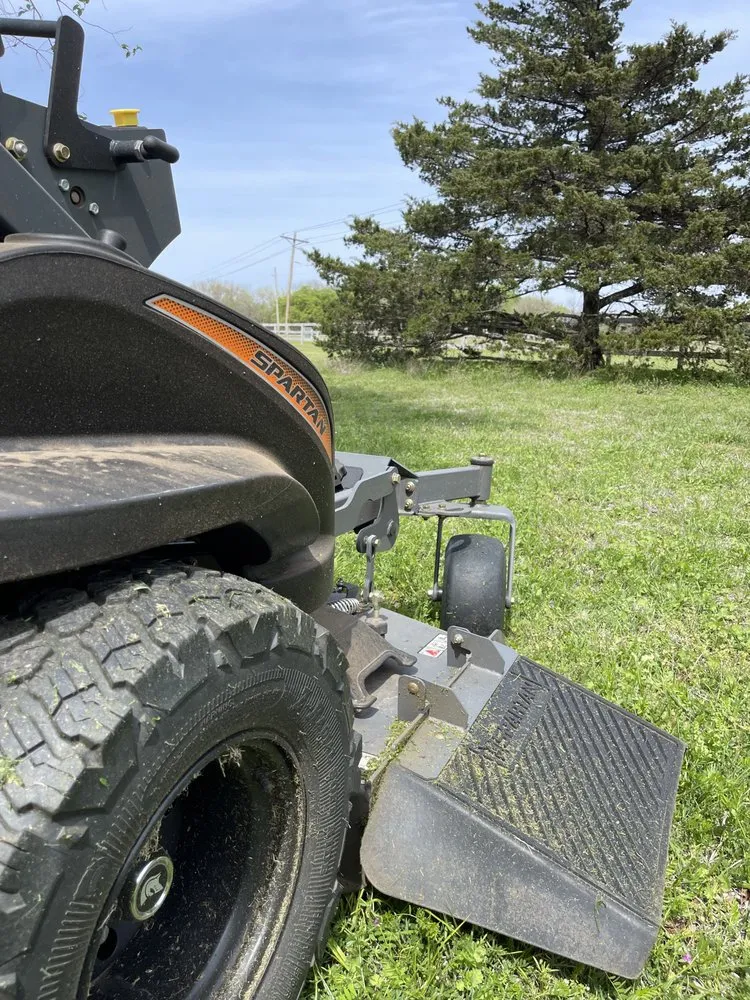 Custom yard cleanup service for beautiful yards across Duncan, OK - Squishys Lawn Service