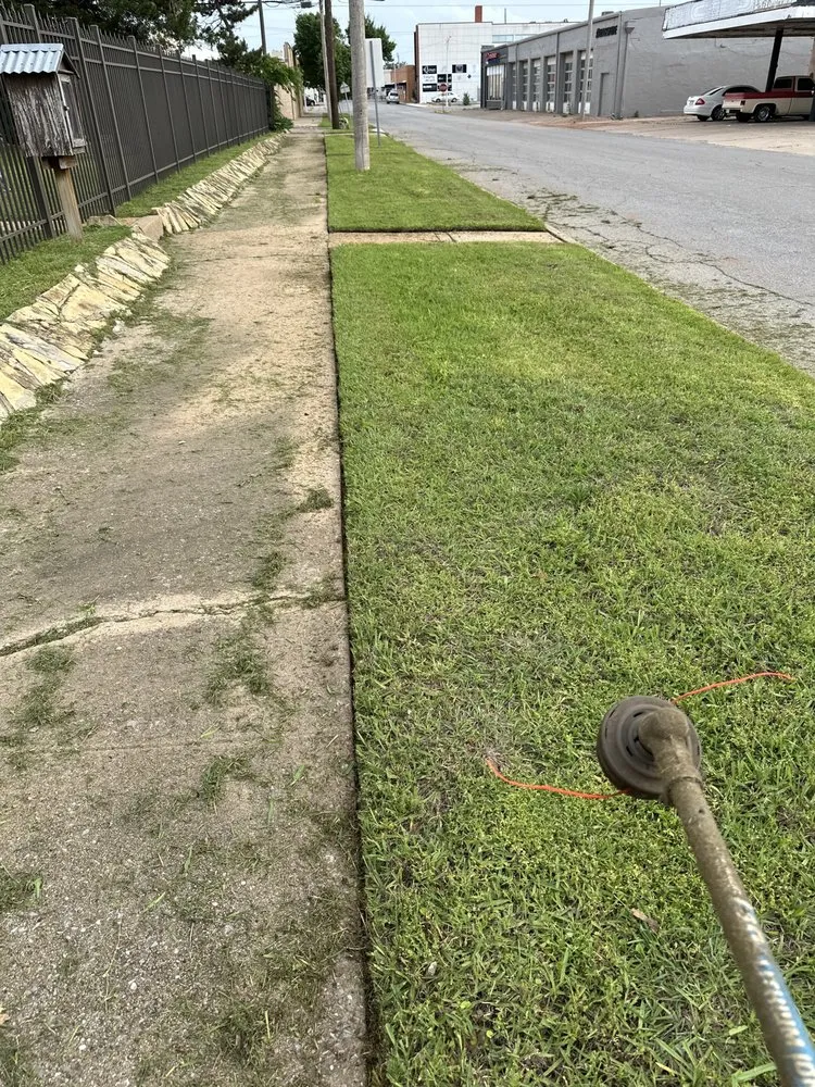 Custom residential landscaping for beautiful yards across Duncan, OK - Squishys Lawn Service