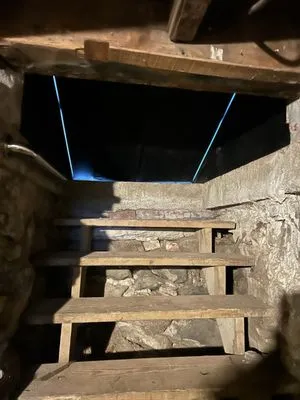 SR Enterprises LLC. Logo