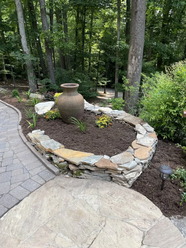 Expert lawn care service experts serving Hendersonville, NC - S&R landscaping