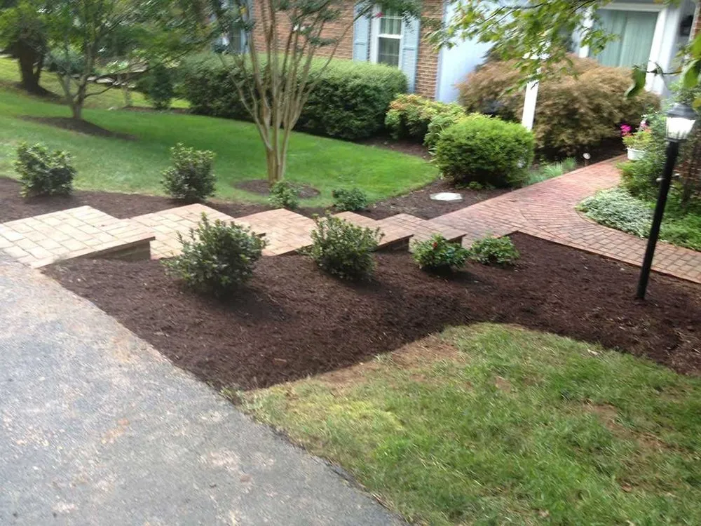 Custom yard maintenance experts serving Muscatine, IA - S&R Lawncare & Snow Removal