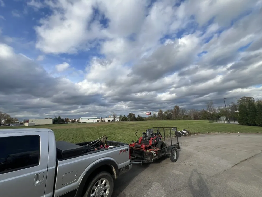 Trusted lawn mowing service in Elkmont, AL by SR7