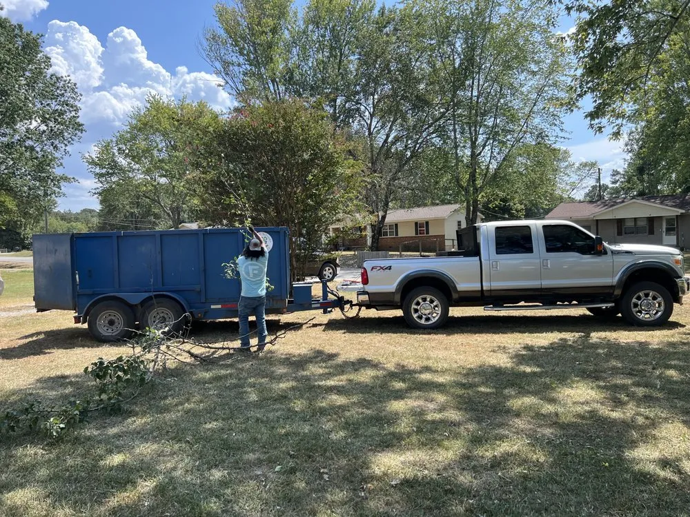 Affordable yard maintenance for homes in Elkmont, AL by SR7