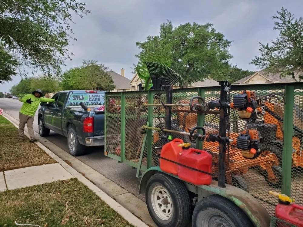 Top-rated yard cleanup service for beautiful yards in New Braunfels, TX by SRJ Lawn Care