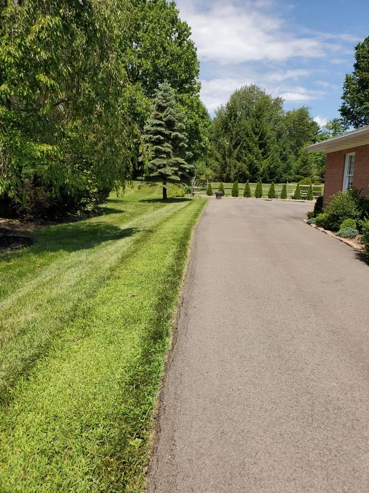 Top-rated lawn care service experts serving Cincinnati, OH - SS & P Landscaping