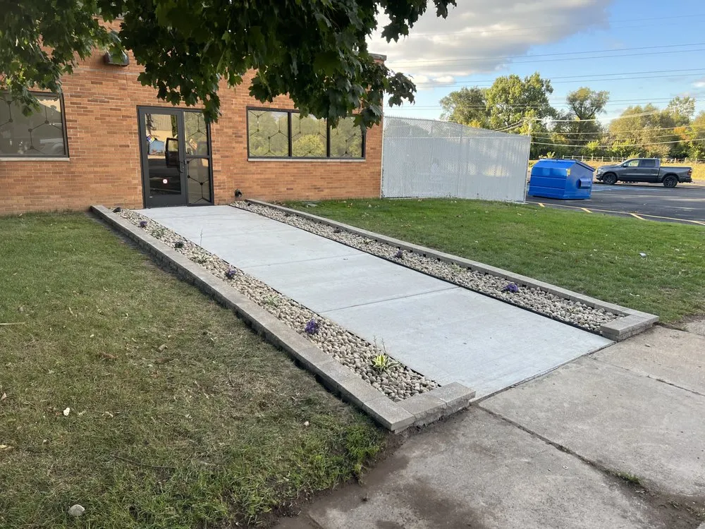 Trusted lawn mowing service experts serving Southgate, MI - SS Landscaping & Lawn Care