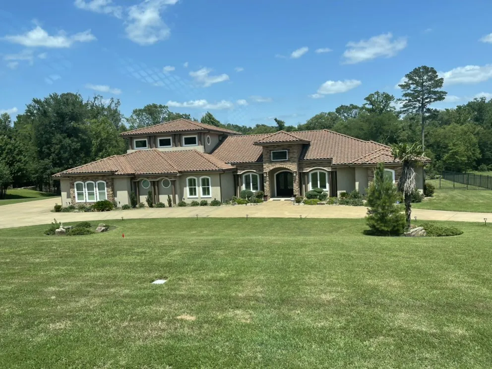 Custom lawn care service near you in Longview, TX by SS Lawn Care