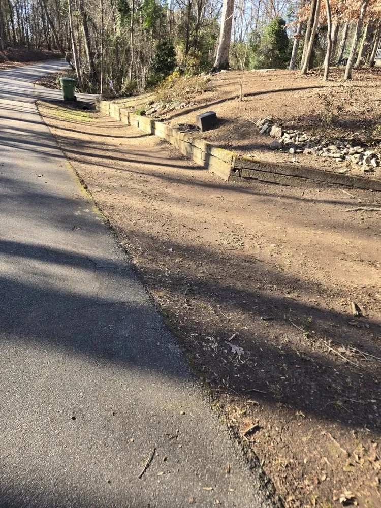 Reliable yard maintenance for homes in Clinton, SC by S&S Lawncare