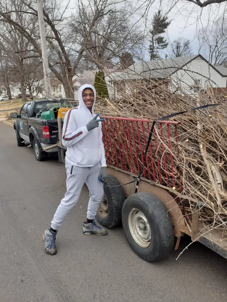 Reliable landscape installation in Belleville, IL - SSE Hauling