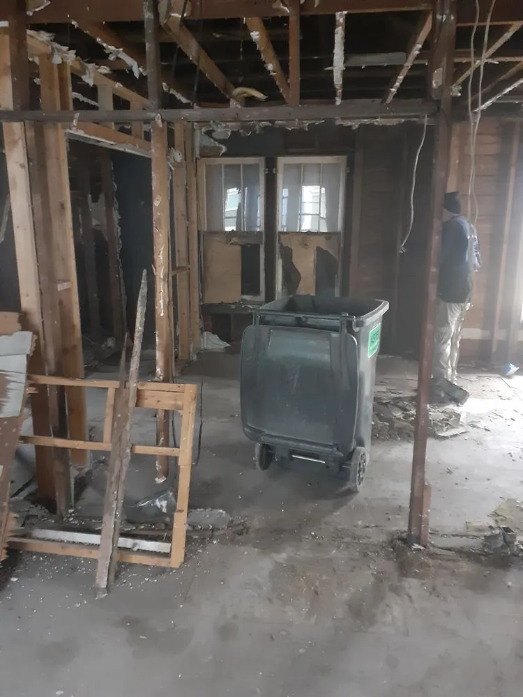 Top-rated outdoor landscaping experts serving Belleville, IL - SSE Hauling