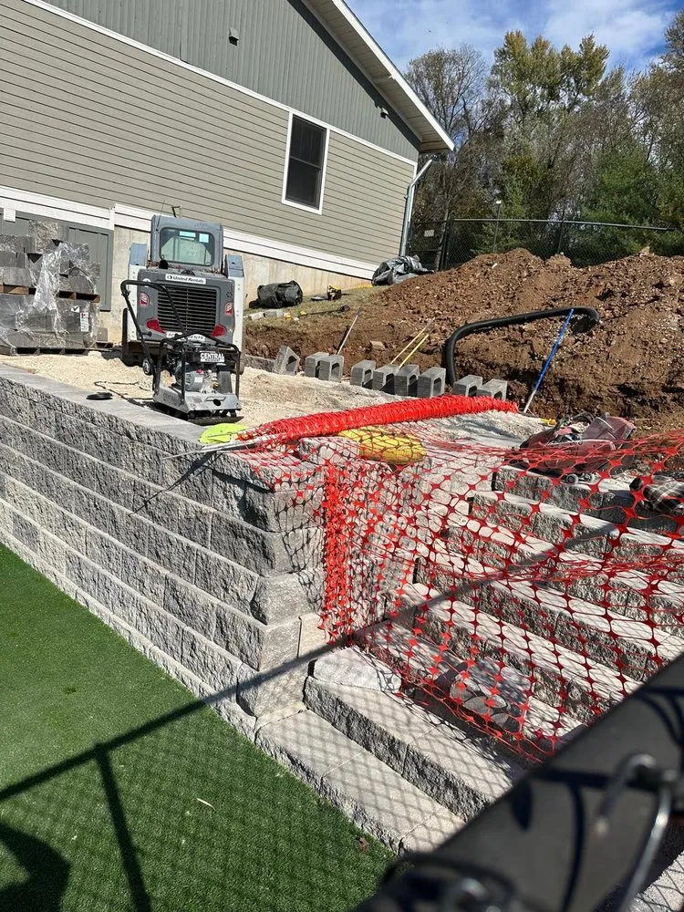 Custom lawn care service experts serving Springfield, MO - SSJ