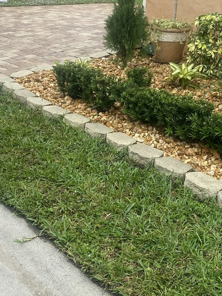 Custom garden landscaping experts serving Lake Worth, FL - Sss Lawn Services